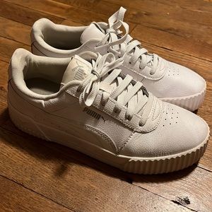 Women’s Puma white tennis shoes size 8.5